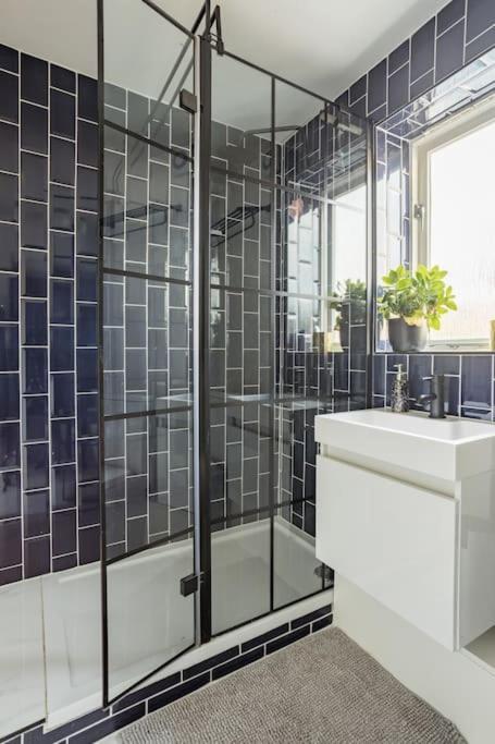 Bright &Spacious One Bedroom Flat Off Canary Wharf Londen Buitenkant foto